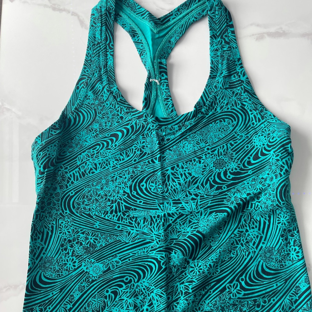 Lululemon tank top